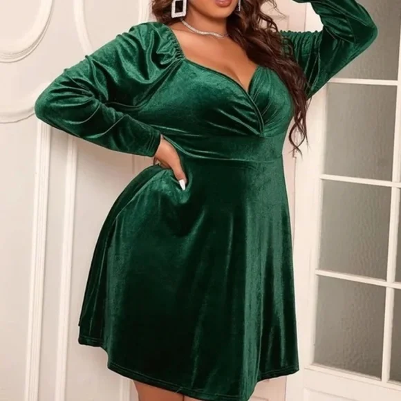 Plus Size LuxeGreen Party Evening Holiday Velvet Dress